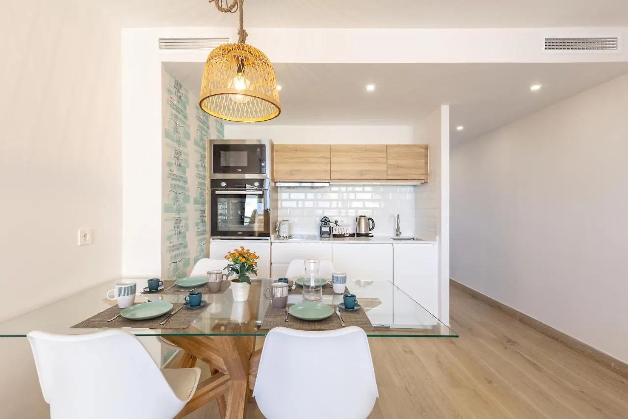 Apartamento Junto Al Faro .Marbella Centro.Vistas Mar Y El Puerto.  Marbella
